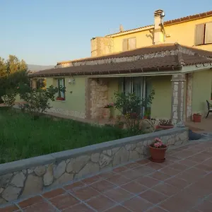 Renzo E Lucia Sant Isidoro (Sardinia)